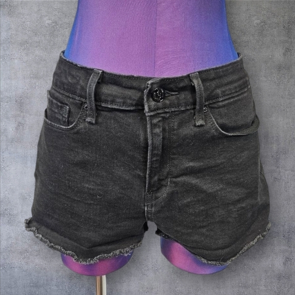 Denizen Levi's Black Denim Shortie Raw‎ Hem Jean Shorts Size 31 Women's - Picture 1 of 11